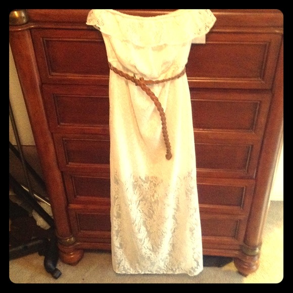 Forever 21 Dresses & Skirts - sale Perfect summer dress white lace