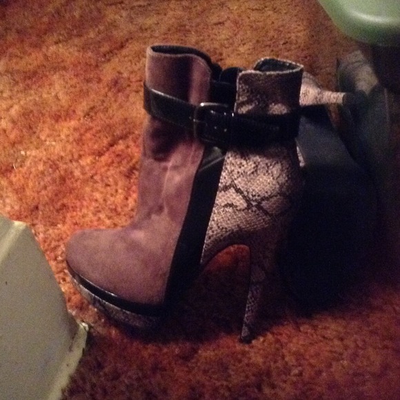 Booties - Picture 4 of 4