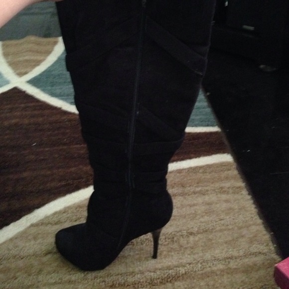 Boots - Picture 3 of 3