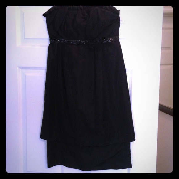 Vera Wang black strapless dress