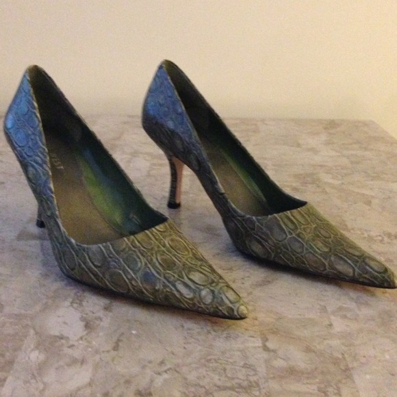 Nine West snakeskin heel size 6.5