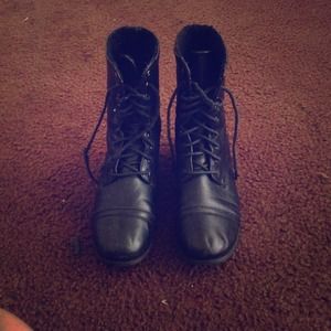 Black Combat boots 🌸