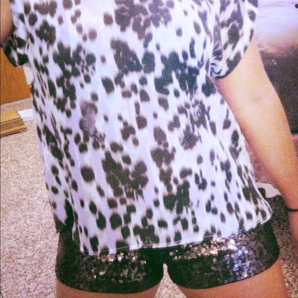 💖OVER 20% discount💖J.Lo Dalmatian reverse button - Picture 2 of 4