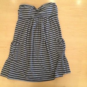 Strapless dress with pockets