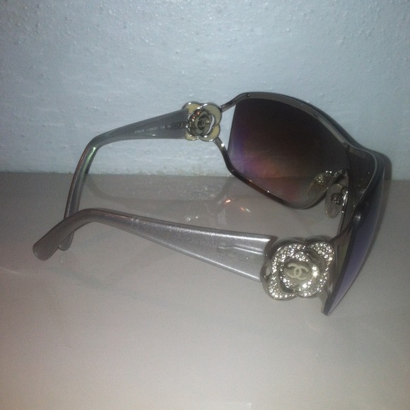 Authentic Chanel sunglasses Reduced price!