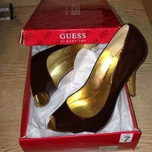 Size 7 Guess peep toe pump