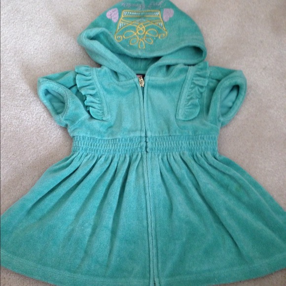 ⛔️ ️️️sold in a bundle⛔️ Girl juicy hoodie