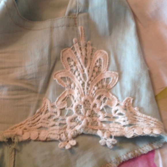 Shorts - Picture 2 of 3