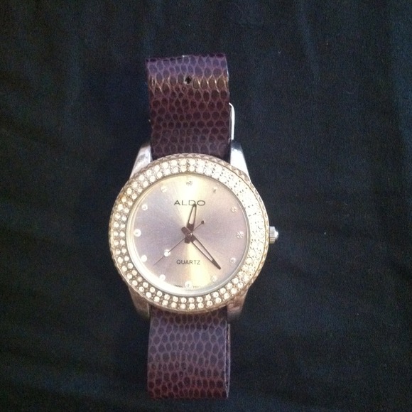 Watch with 5 changeable wristbands