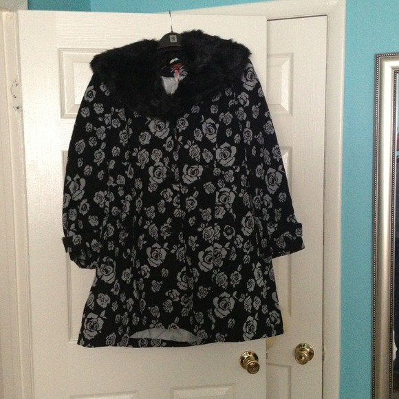 Simply Be black and grey rose printed coat...NWT!!