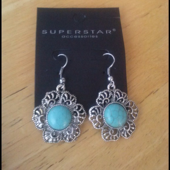 SuperStar earrings💰💰
