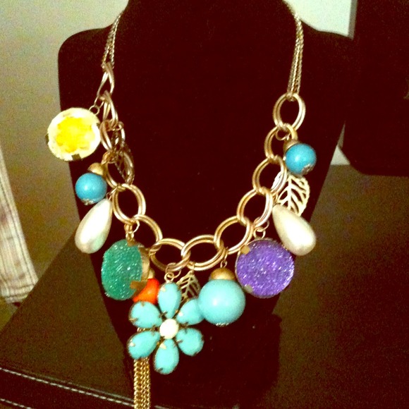 **SOLD** ❤❤Pre-loved❤❤ charmed statement necklace
