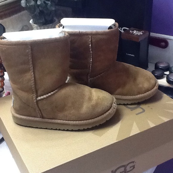 UGG Chestnut💢SOLD💢