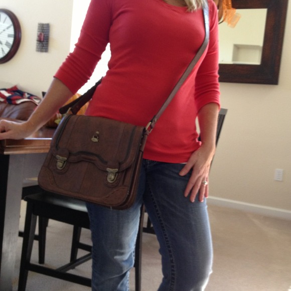 ON HOLD Very cute messenger bag NWOT