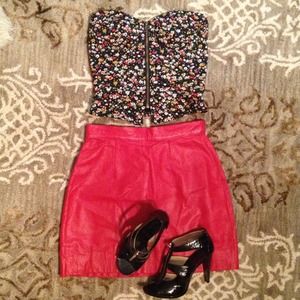 Red Leather Skirt SM (Kors sz 8 shoes separately!)