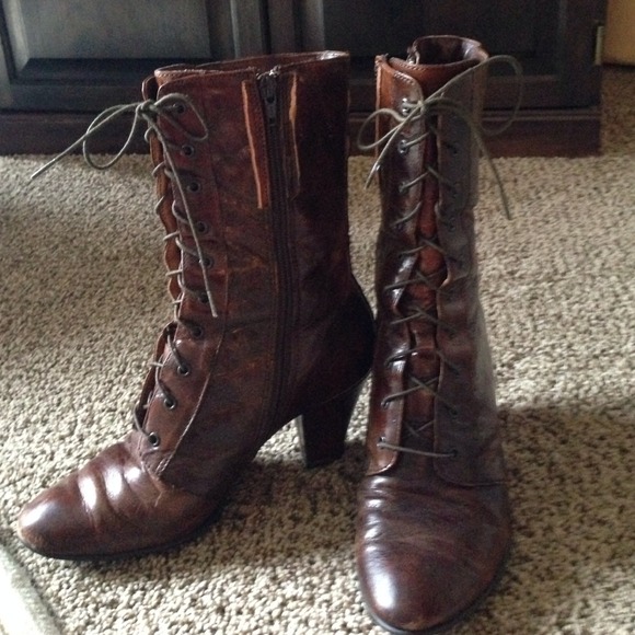 Brown leather boots - Picture 1 of 1