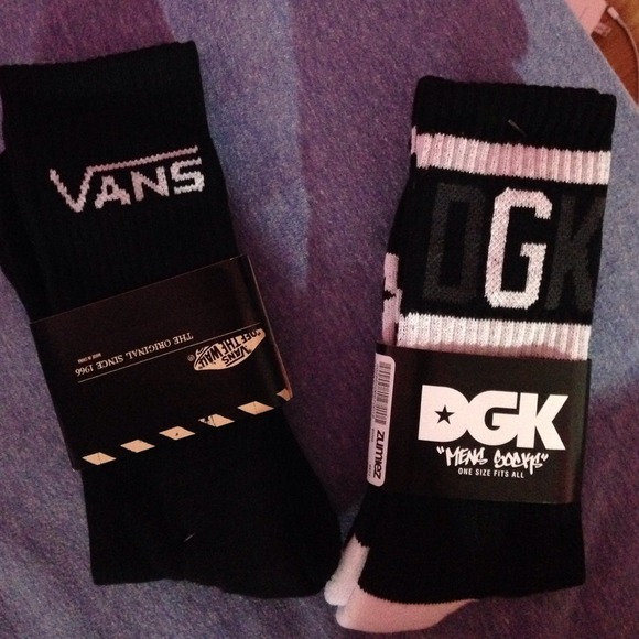 2 brand new pairs of socks!!!