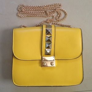 💛studded shoulder bag💛