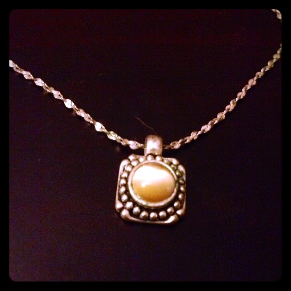 Yellow stone/silver necklace