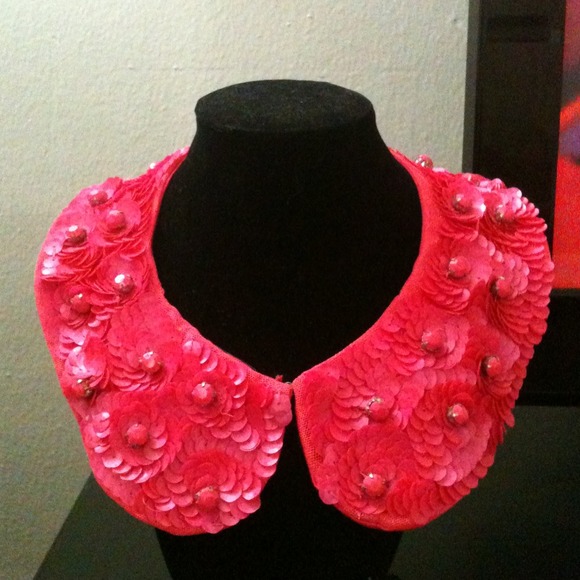**SOLD** ❤❤ pre loved peter pan collar necklace