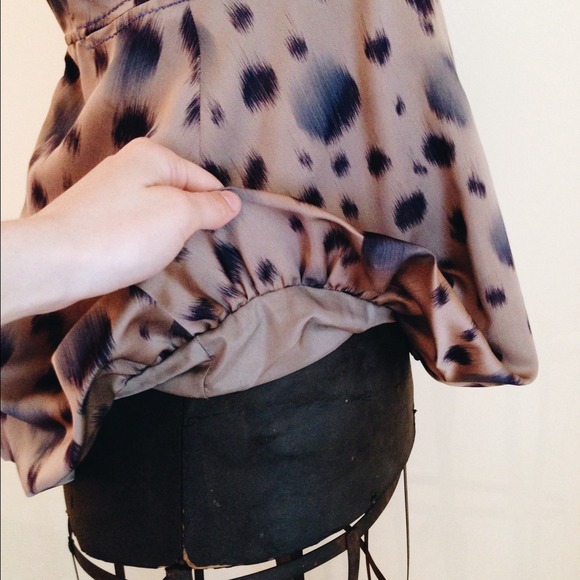 Vera Wang silk blouse - Picture 3 of 4