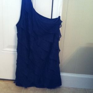 Large. Navy blue top