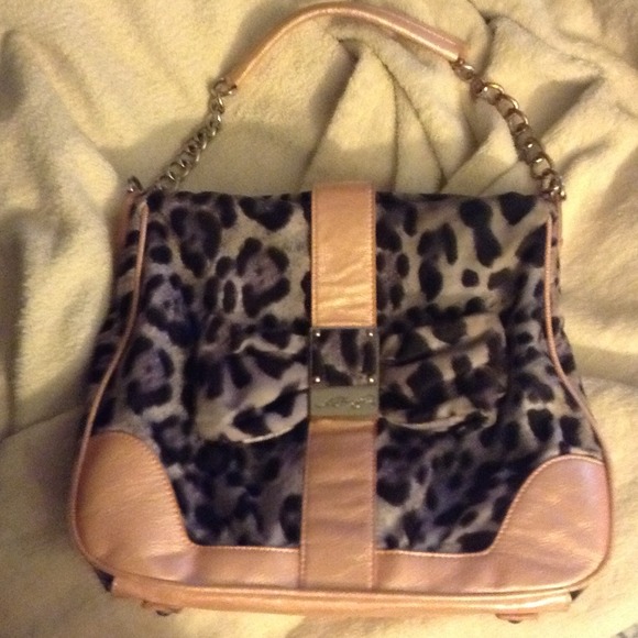 Just reduced from $45! Authentic Ed Hardy handbag - Picture 1 of 4
