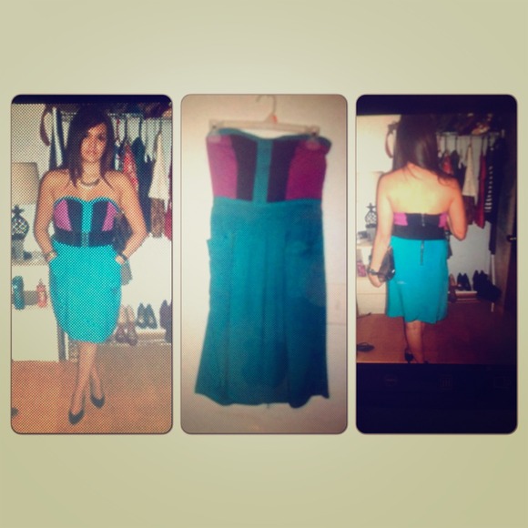 Turquoise, black, & purple zip up dress!'