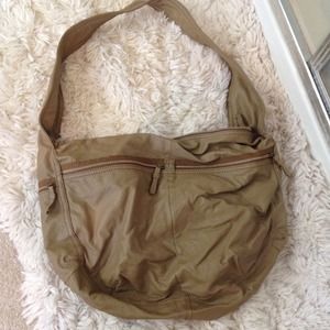 A big cross body leather handbag ! 😎🚨sold🚨