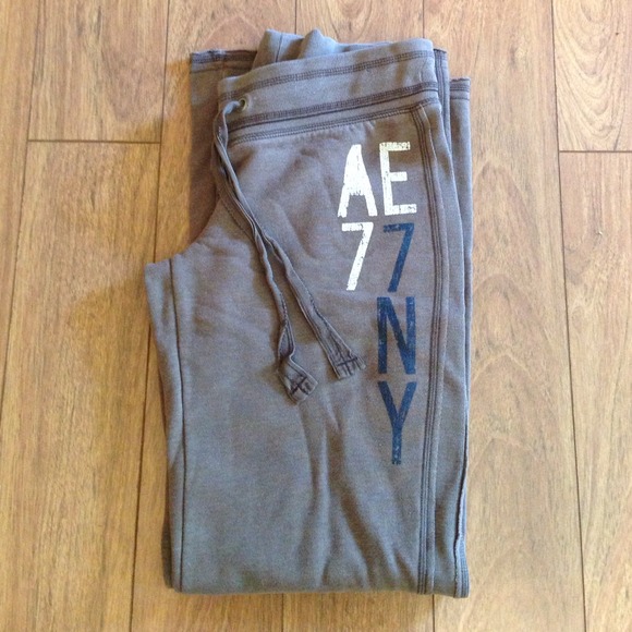American Eagle sweatpants brown - Small