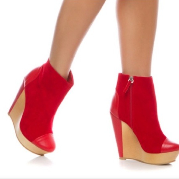 Cute red booties ❤❤