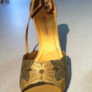 Naturalizer 2inch heels