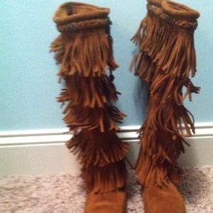 5 layered fringe boots!