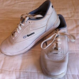 Ladies bowling shoes