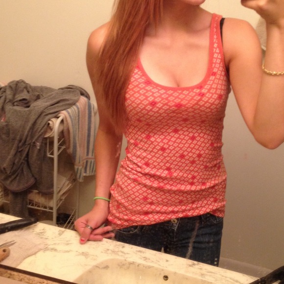 Orange diamond tank top.