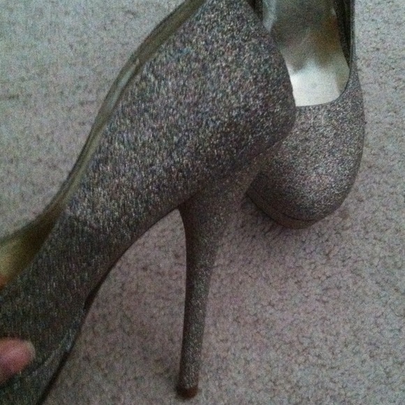 heels - Picture 2 of 2