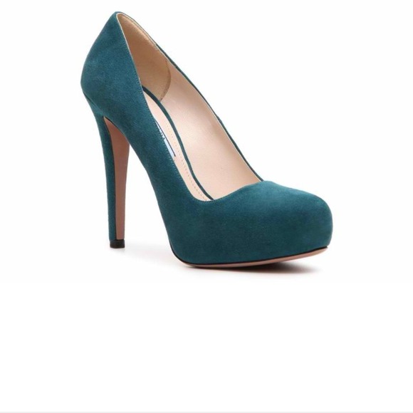 ‼️SOLD LOCALLY‼️🌿HP‼️Prada Pumps🌿