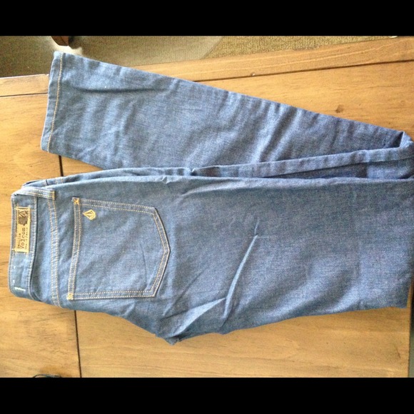 NWOT Volcom jeans