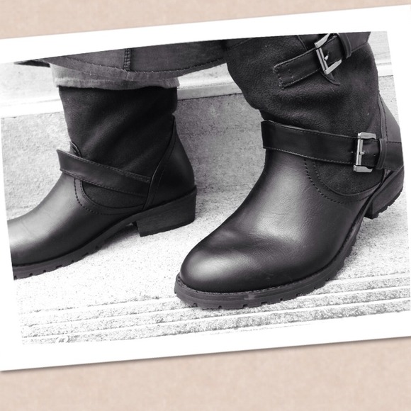 ~HOST PICK~ SALE!!  black ankle boots