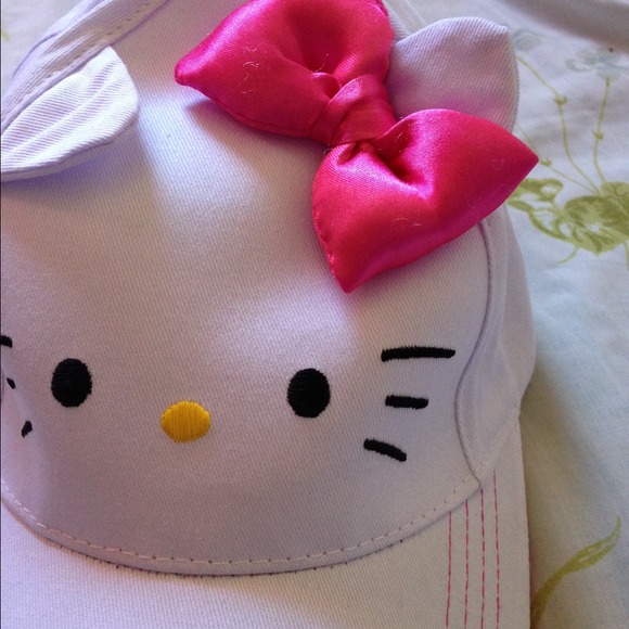 🔴SOLD🔴Hello kitty hat - Picture 3 of 3