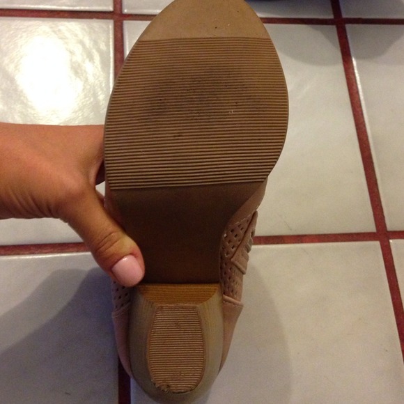 ✨SOLDinBundle✨Cowboy inspired booties - Picture 3 of 4