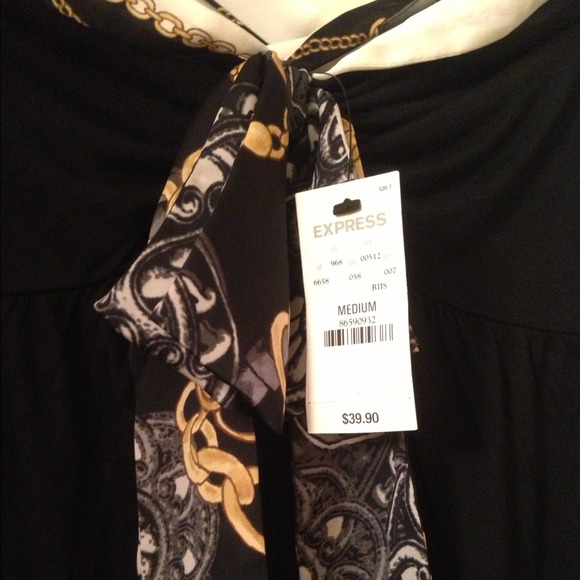 Express NWT black top with chain pattern straps - Picture 3 of 3