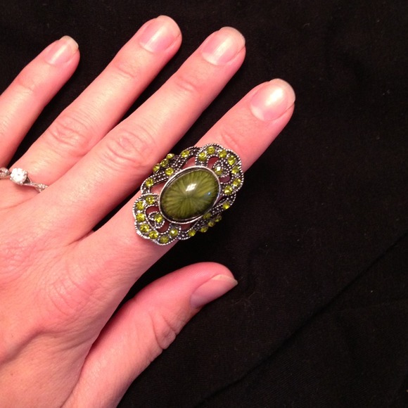 Green accent ring