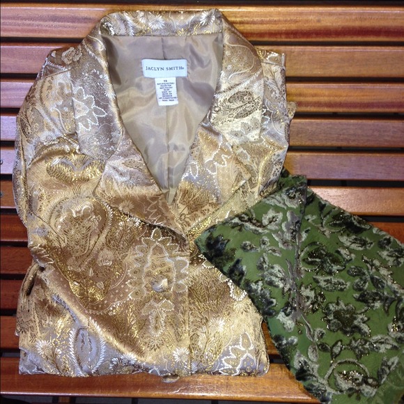 BUNDLE FOR NIKKINOODLES BLZR/SCARF