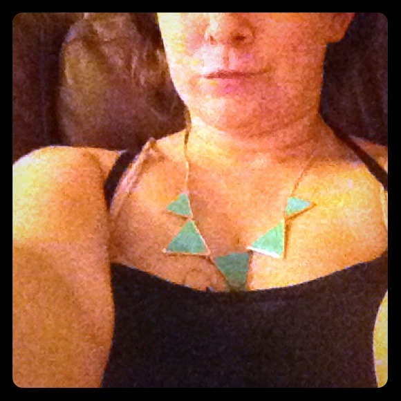 Chunky triangle necklace. - Picture 1 of 2