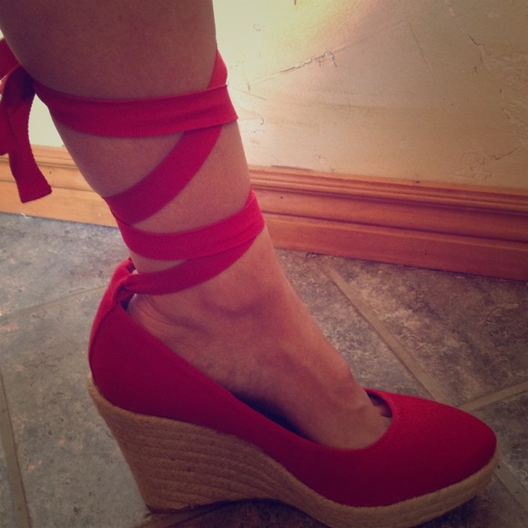 Gianni Bini red lace up espadrilles