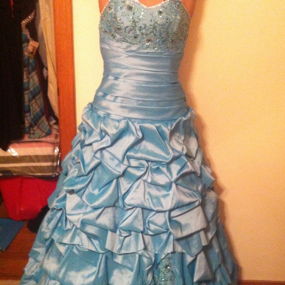 Prom/evening dress - Picture 2 of 4
