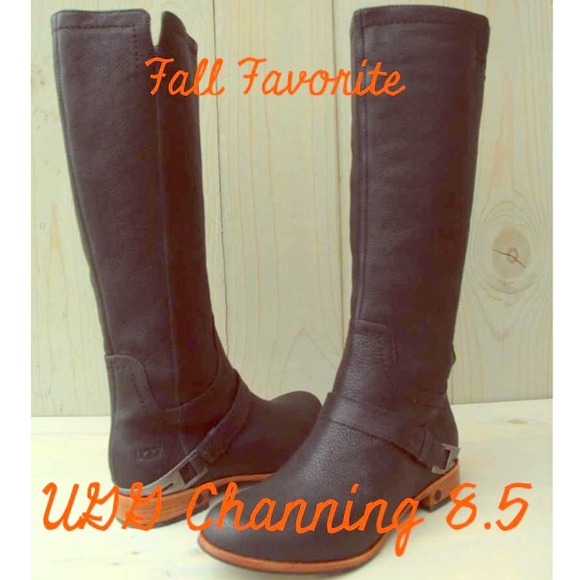 💢SOLD💢New UGG Channing Boots!
