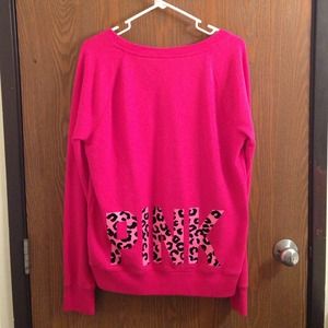 🔴SOLD🔴💥REDUCED💥VS PINK Leopard print sweater
