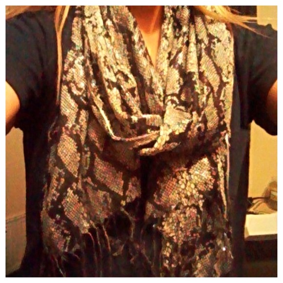 Black sparkley snake scarf - Picture 2 of 2